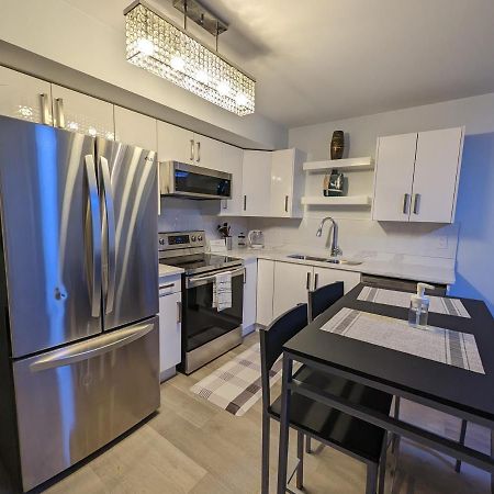 Modern&Luxurious Suites in Surrey Extérieur photo