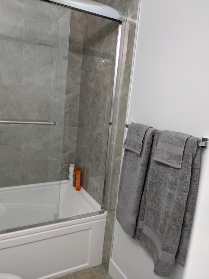 Modern&Luxurious Suites in Surrey Extérieur photo