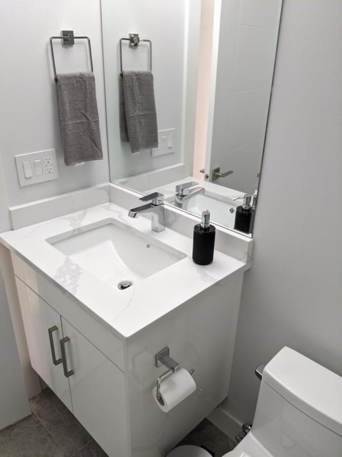 Modern&Luxurious Suites in Surrey Extérieur photo