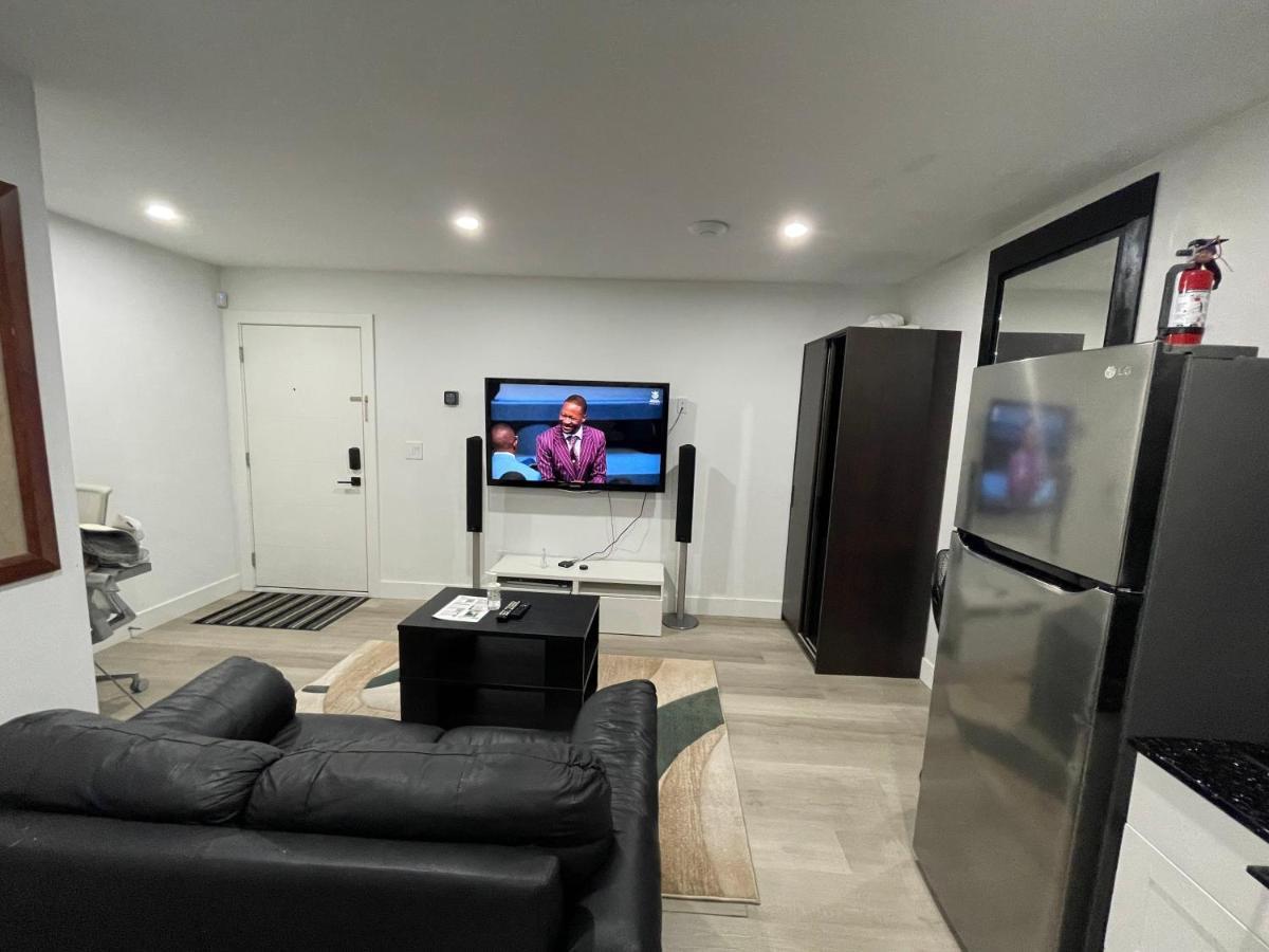 Modern&Luxurious Suites in Surrey Extérieur photo