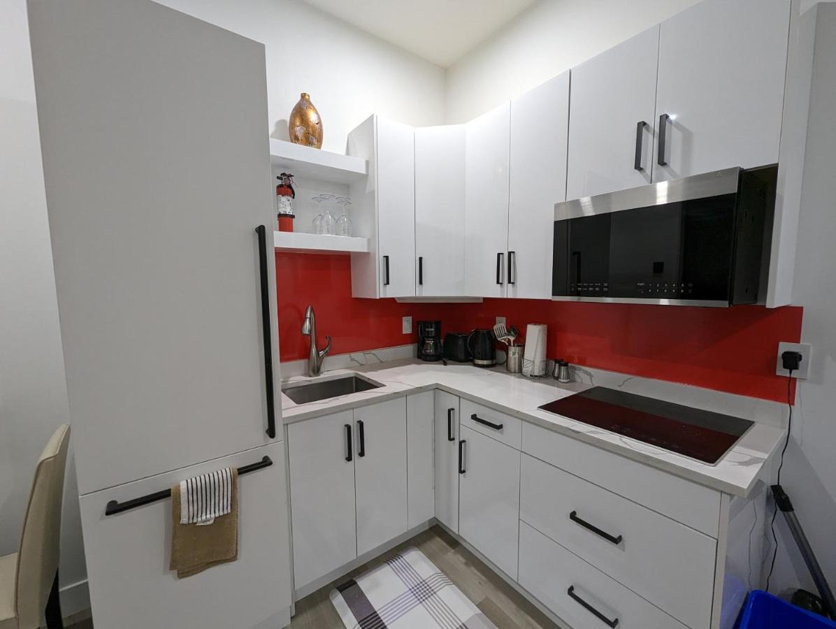 Modern&Luxurious Suites in Surrey Extérieur photo